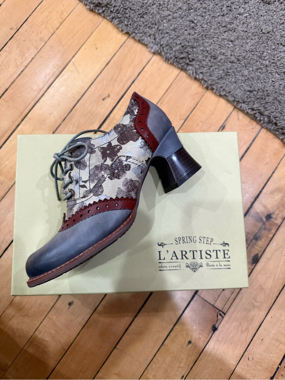 L’Artiste Gray Shoes